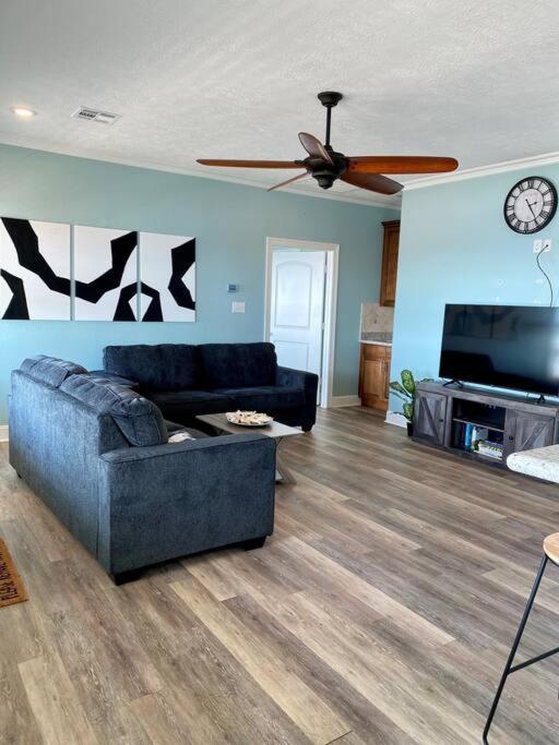 Oceanfront Home Near Hollybeach Cameron Extérieur photo