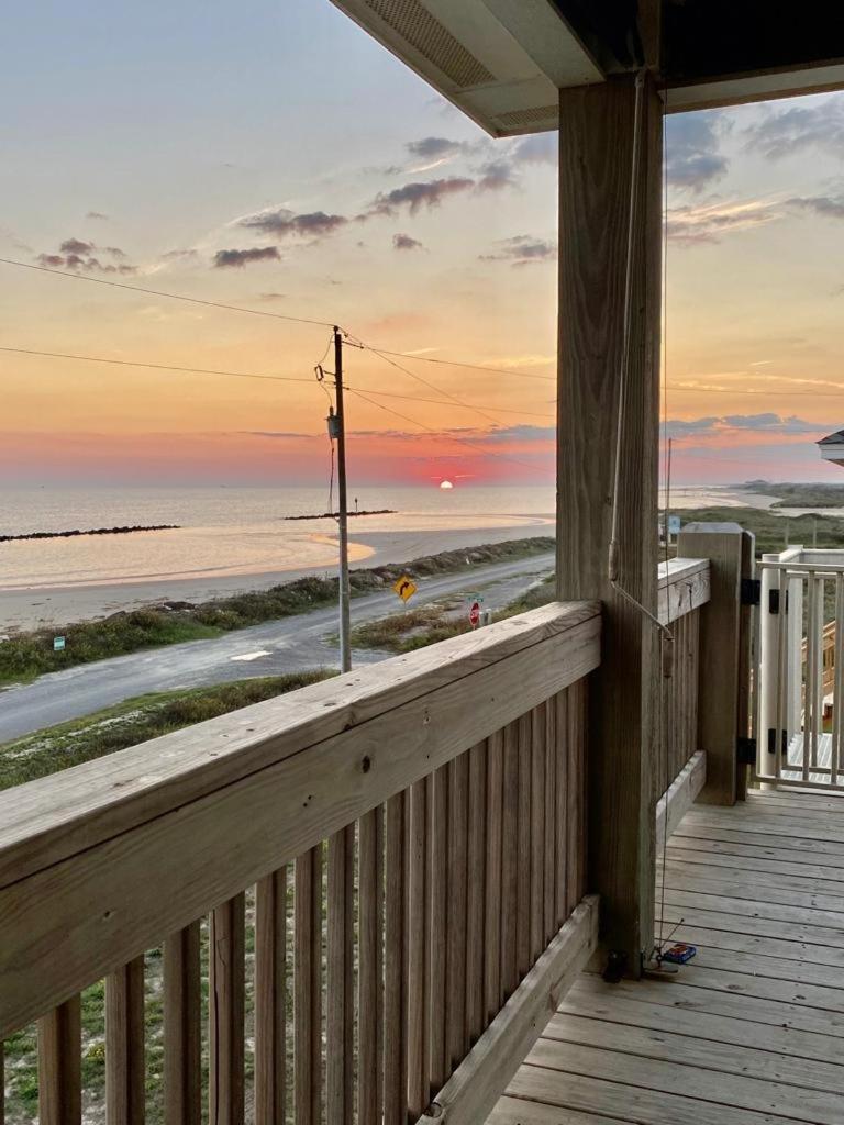 Oceanfront Home Near Hollybeach Cameron Extérieur photo